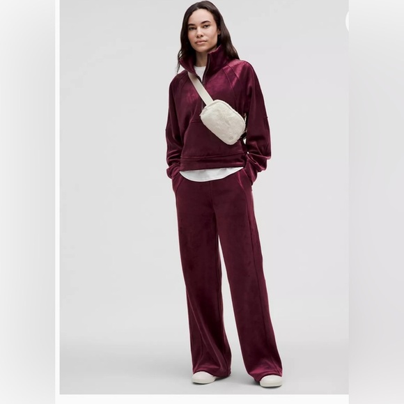 lululemon athletica White Furry Bag - Picture 2 of 6